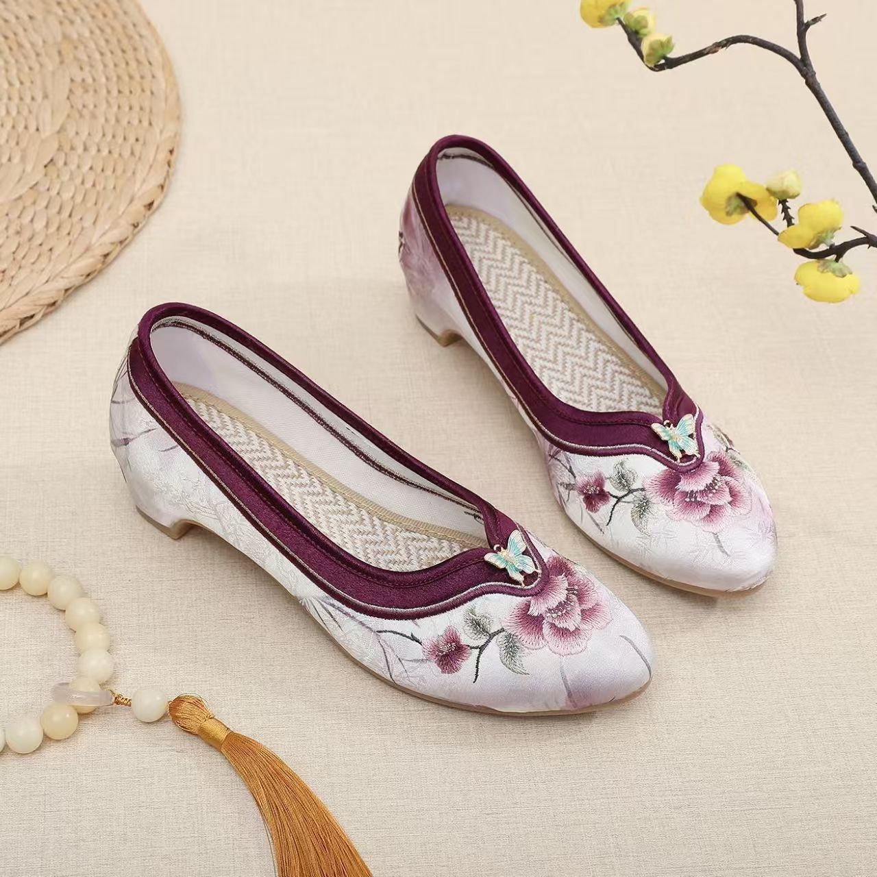 Embroidery Fabric - Damen-Schuhe mit niedrigem Absatz, bestickt, im