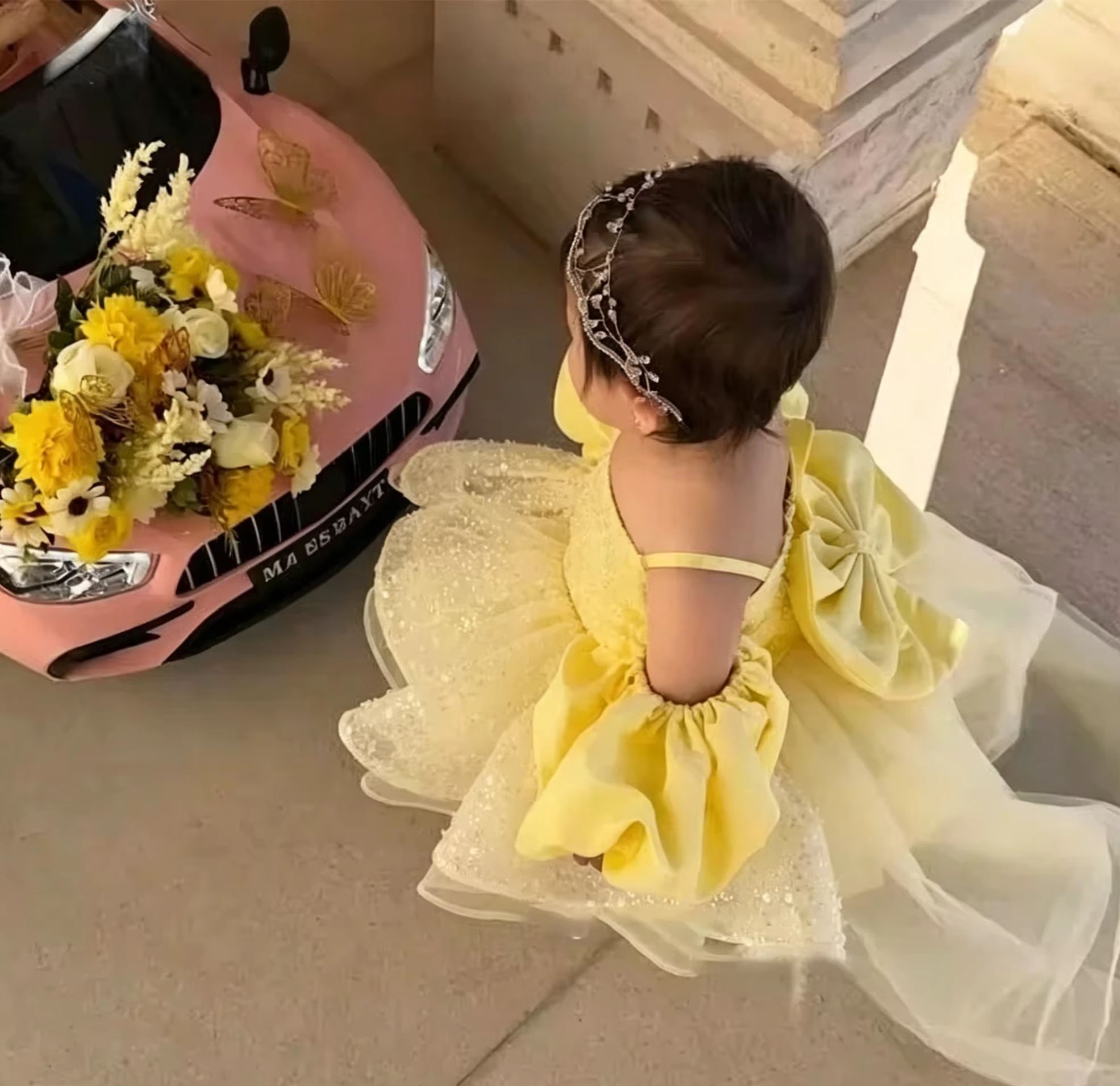 Niedliche gelbe Blumenmädchenk – Embroidery Yellow Flower Bewertung und Preis