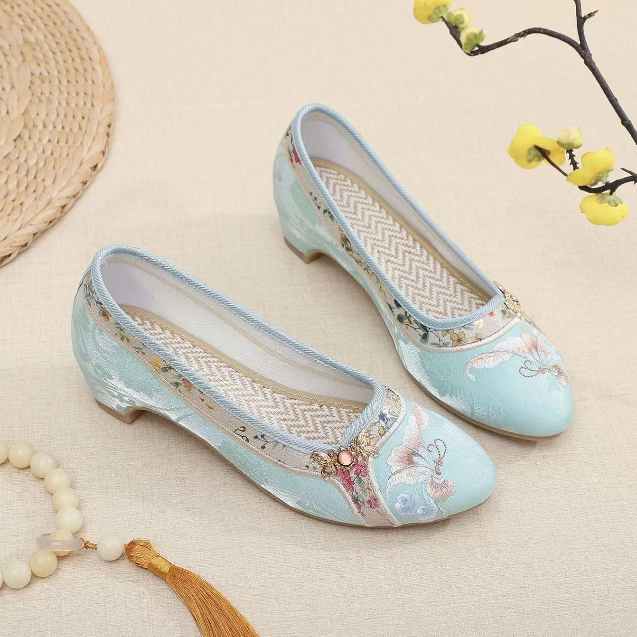Damen-Schuhe mit niedrigem Abs – Embroidery Fabric Bewertung und Preis
