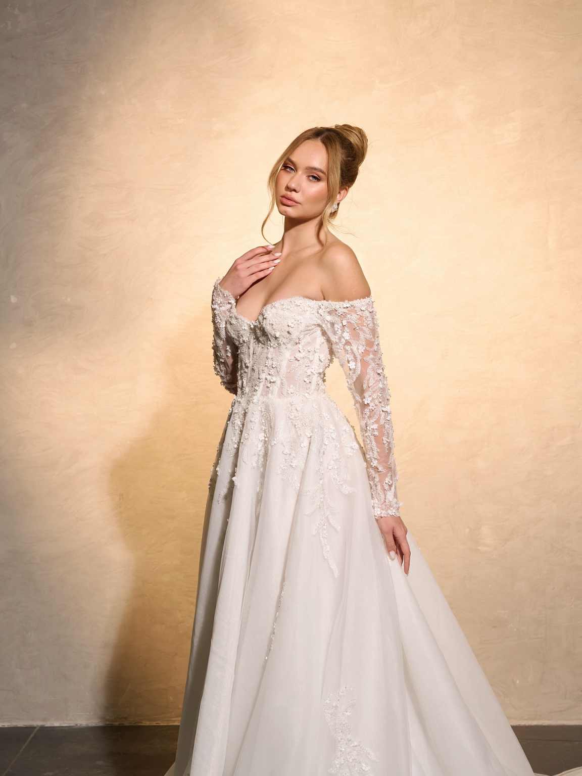 Elegantes Hochzeitskleid, A-Li – Embroidery Online Designs Bewertung und Preis