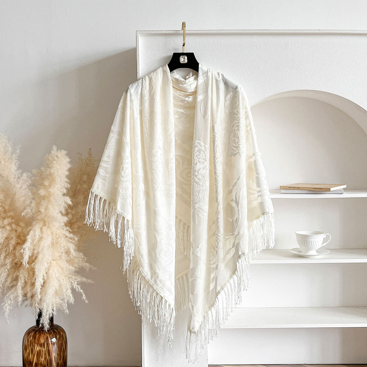 Retro Samt-Quastenschal mit Bl – Embroidery Shawl Bewertung und Preis